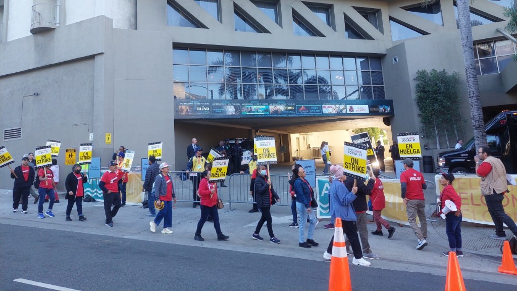 Hotel Workers Protest Outside AFM Headquarters Le Meridien Delfina – The Hollywood Reporter