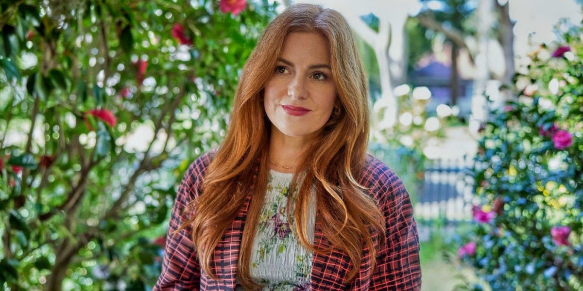 Isla Fisher Really Wants to Raise a Werewolf in ‘Wolf Like Me’ Season 3