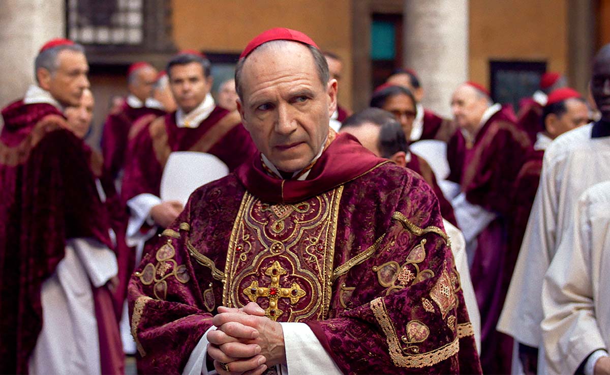 Ralph Fiennes Smolders In Slow Burn Vatican Thriller [Telluride]